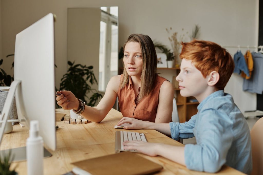tips parenting membantu anak menikmati belajar bahasa inggris